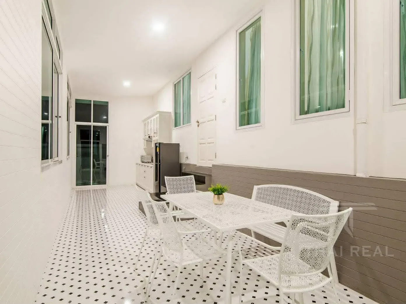 Central-Pool Luxury Villa – photo 14
