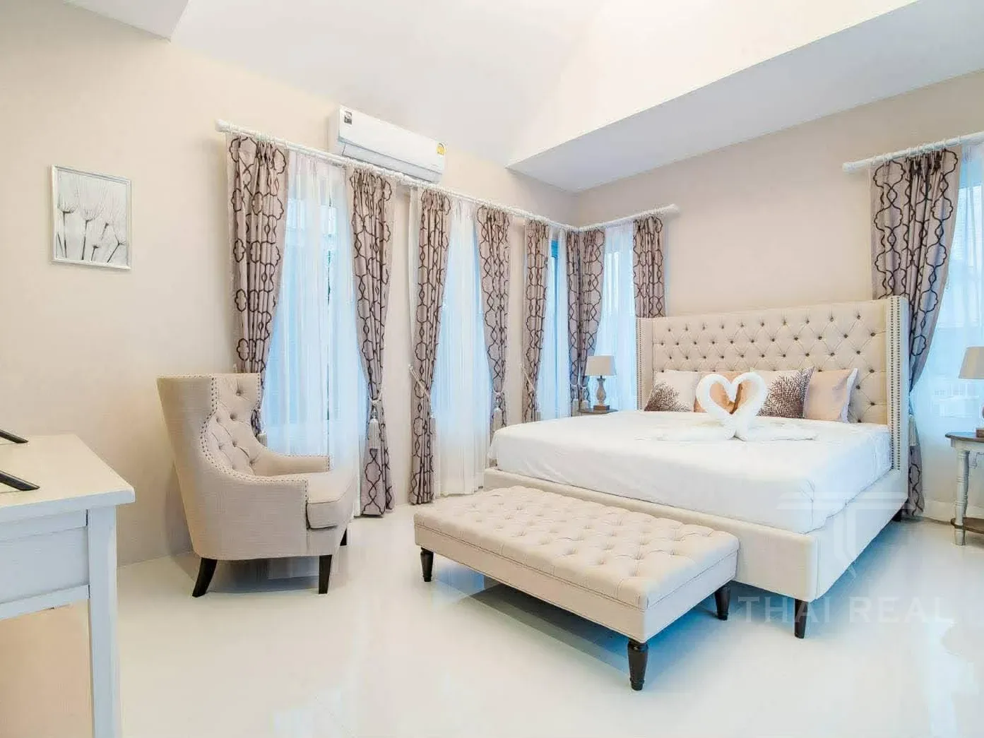 Central-Pool Luxury Villa – photo 21