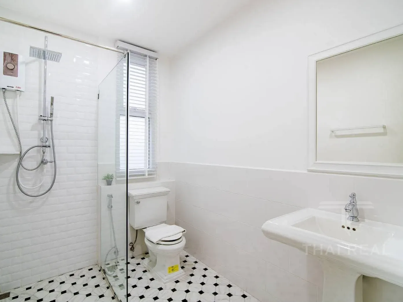 Central-Pool Luxury Villa – photo 27