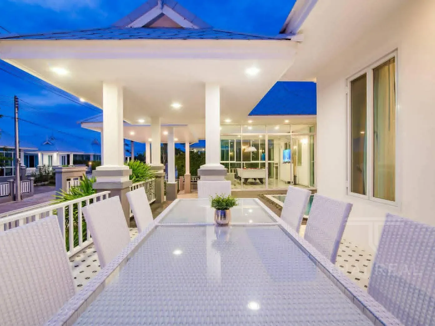 Central-Pool Luxury Villa – photo 9