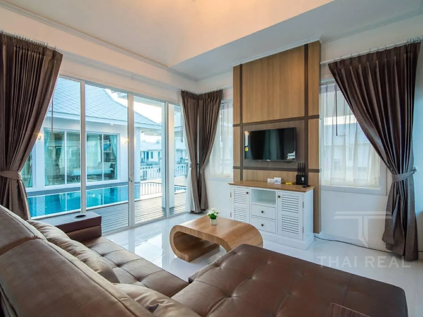 Modern Central-Pool Villa – photo 6