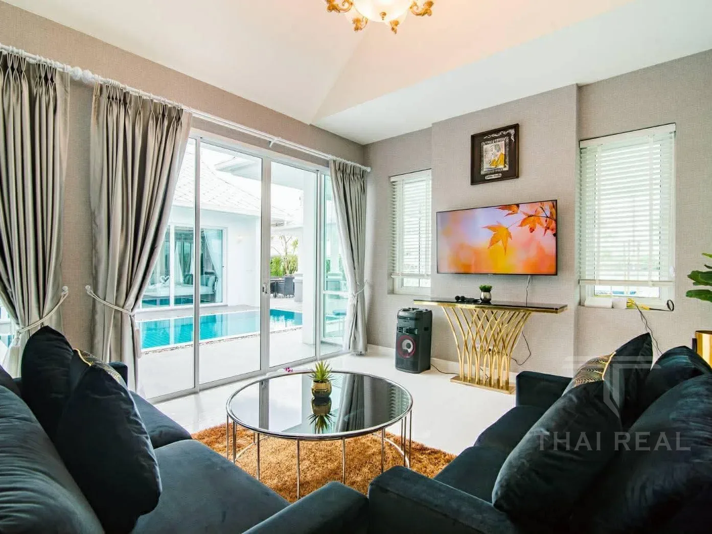 Modern Central-Pool Villa – photo 14