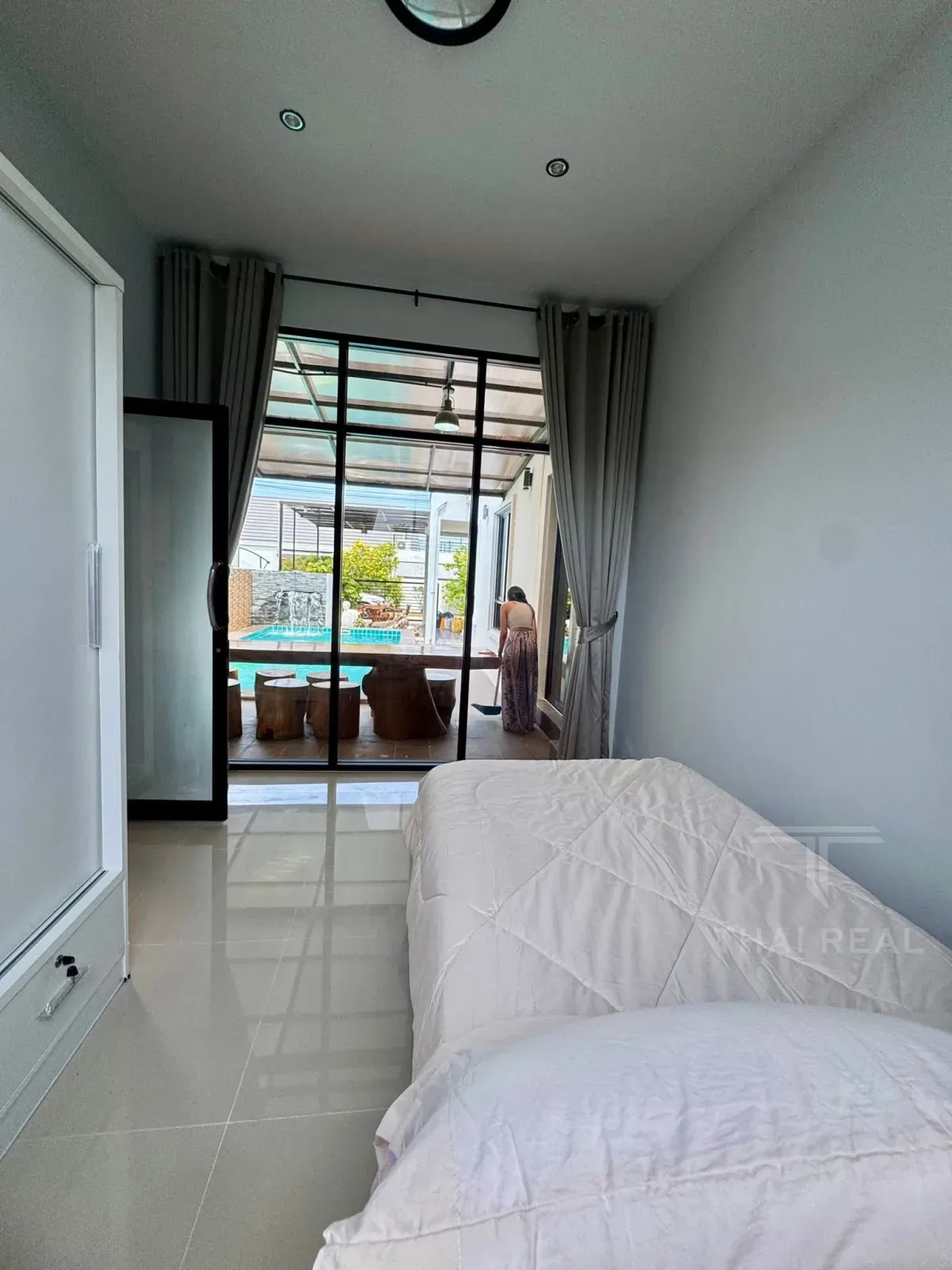 Corner Pool Villa near Black Mountain – photo 17