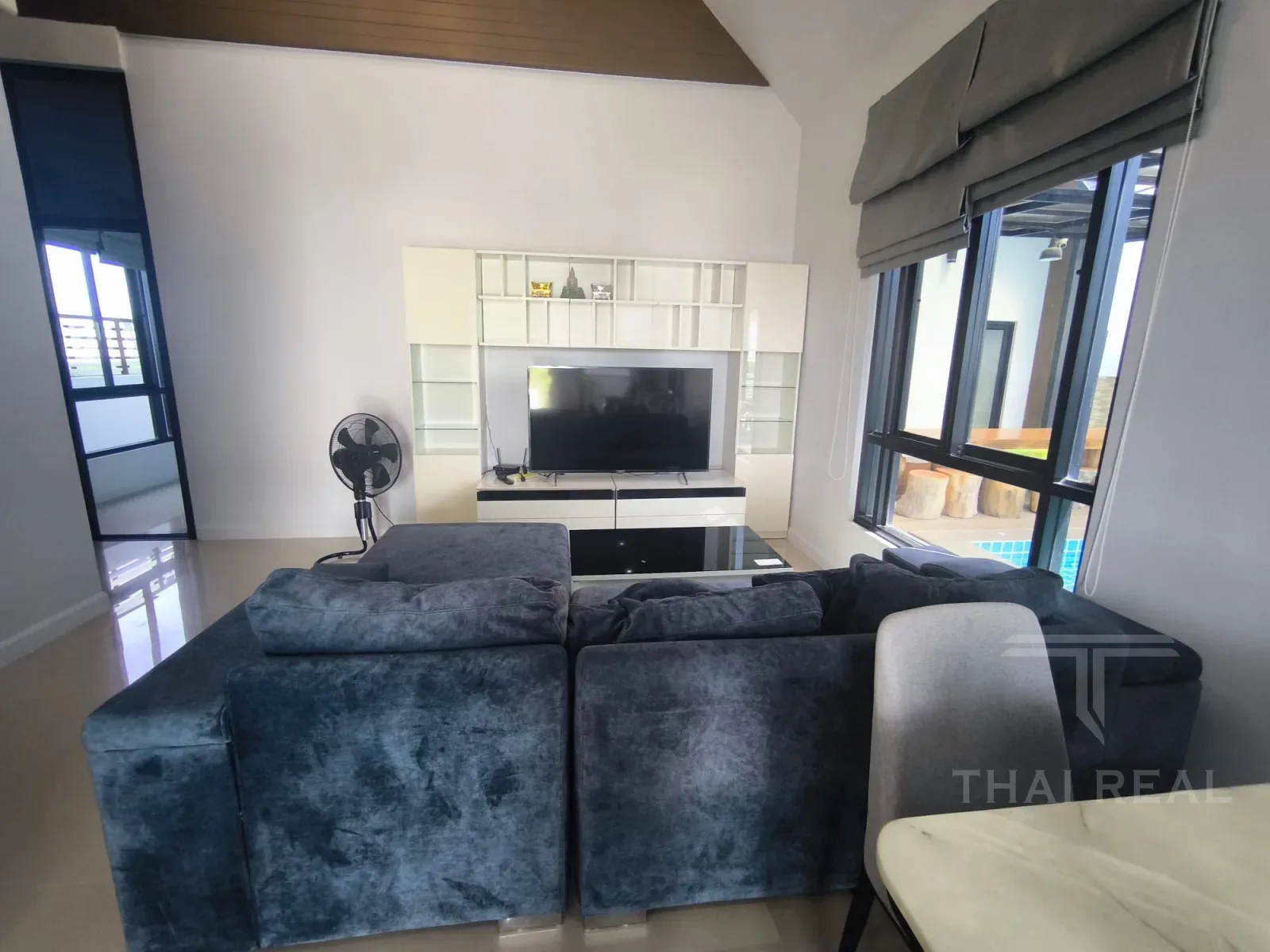 Corner Pool Villa near Black Mountain – photo 11