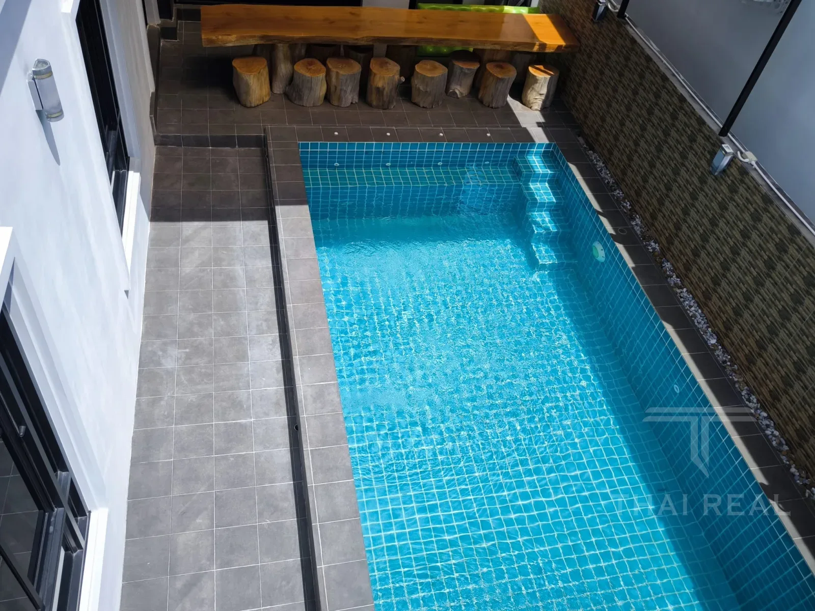 Corner Pool Villa near Black Mountain – photo 2