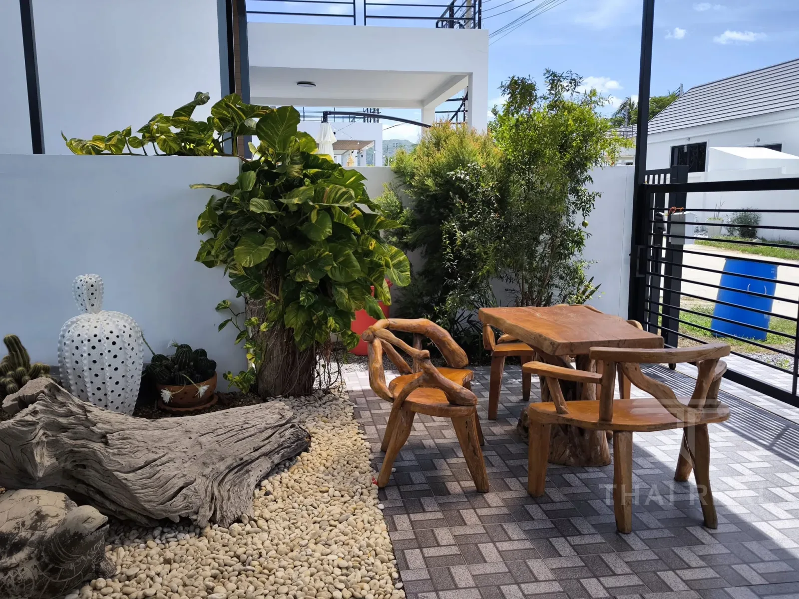 Corner Pool Villa near Black Mountain – photo 39
