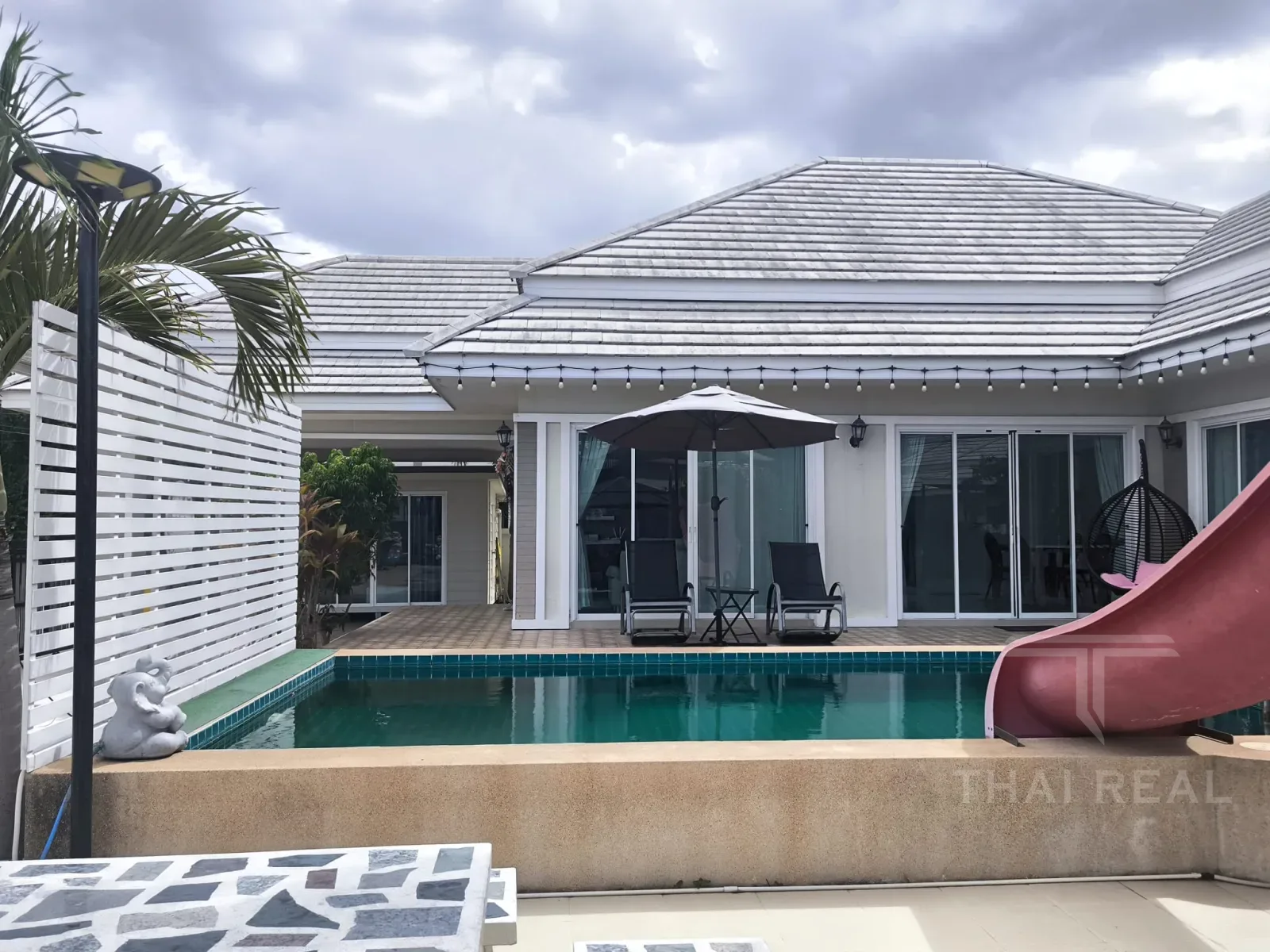 Private Pool House, 400 m² Plot