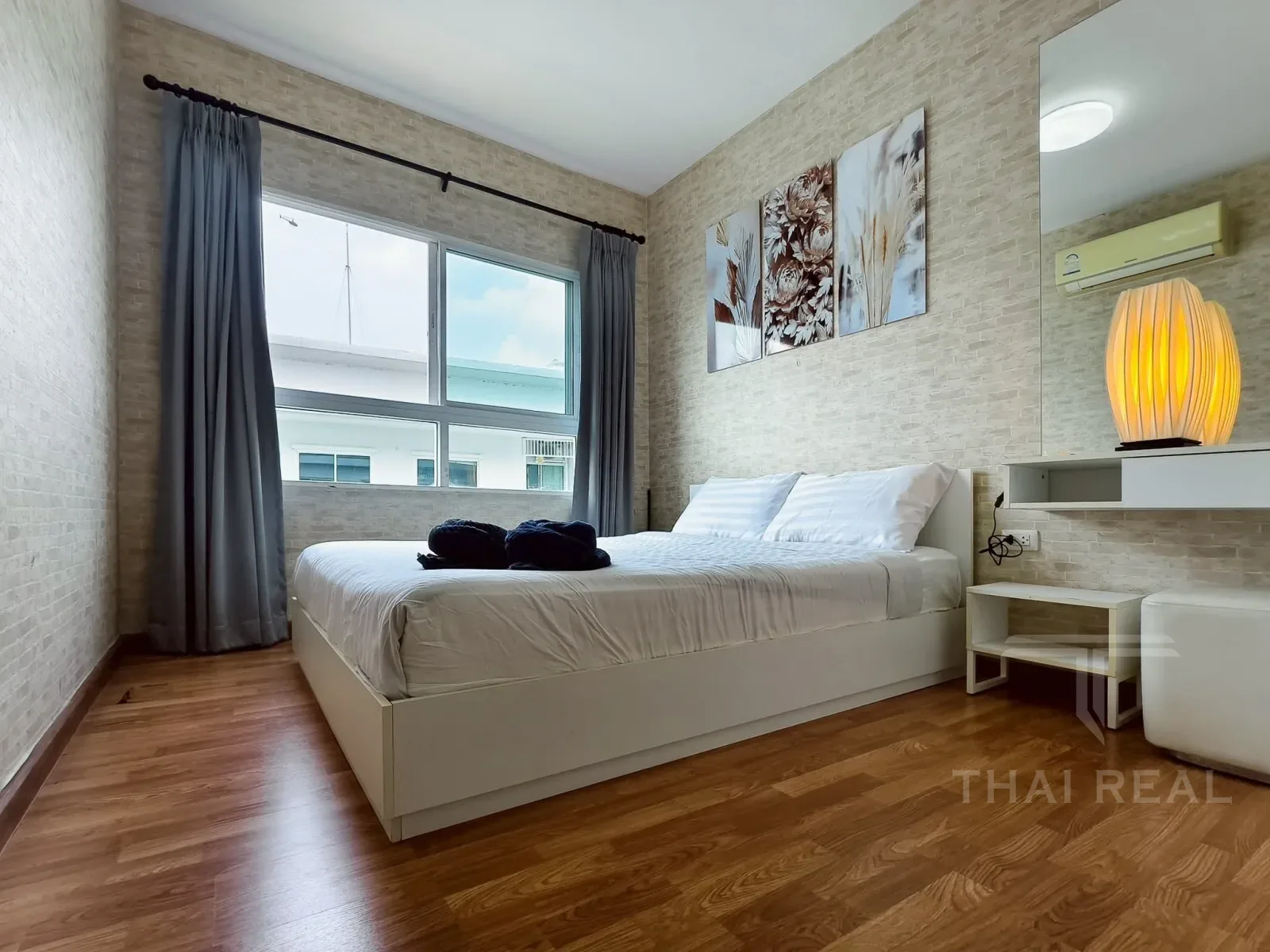 The Trust Condo, near Airport & Beach