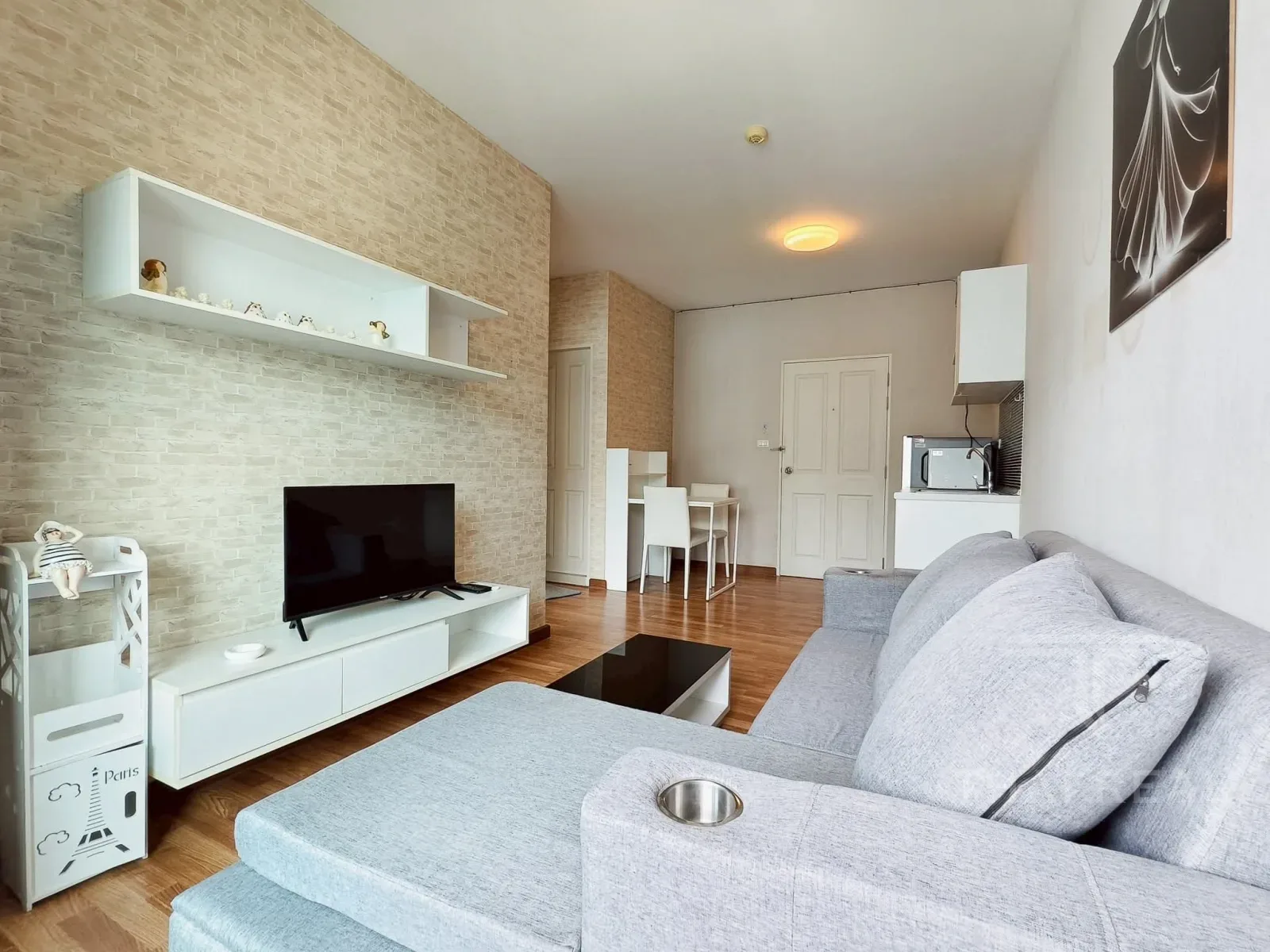 The Trust Condo, near Airport & Beach – photo 4