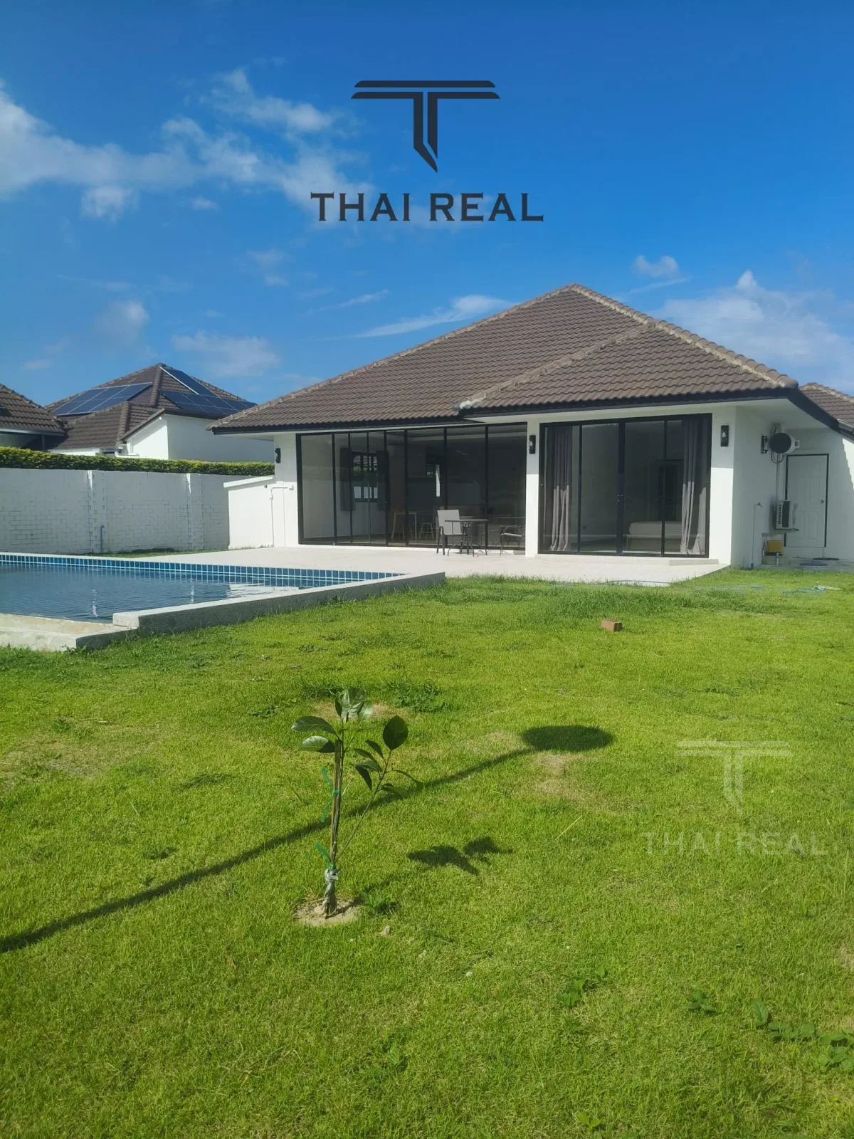 Modern Pool Villa with Jacuzzi