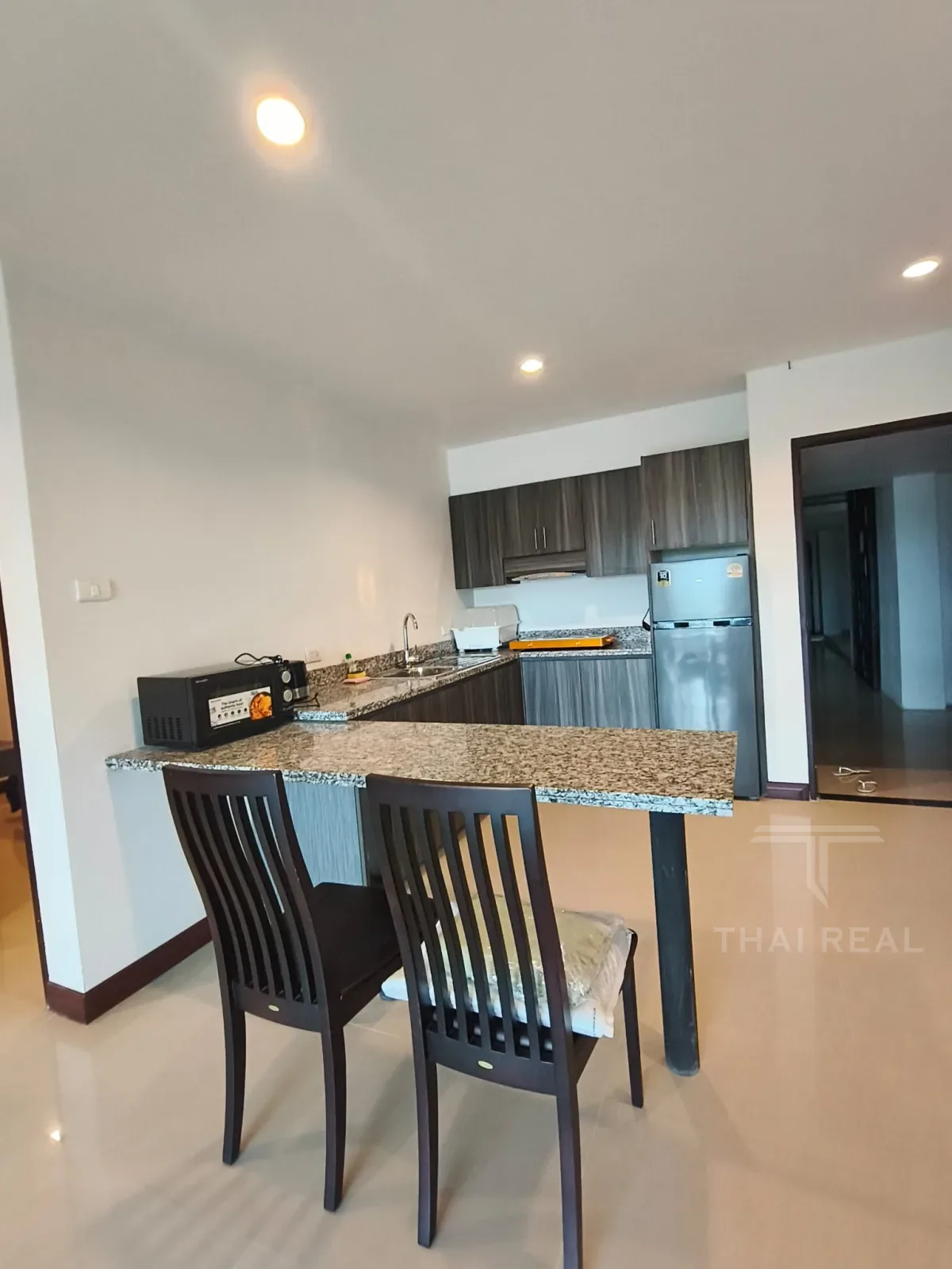 Spacious 2-Bed Condo – photo 6