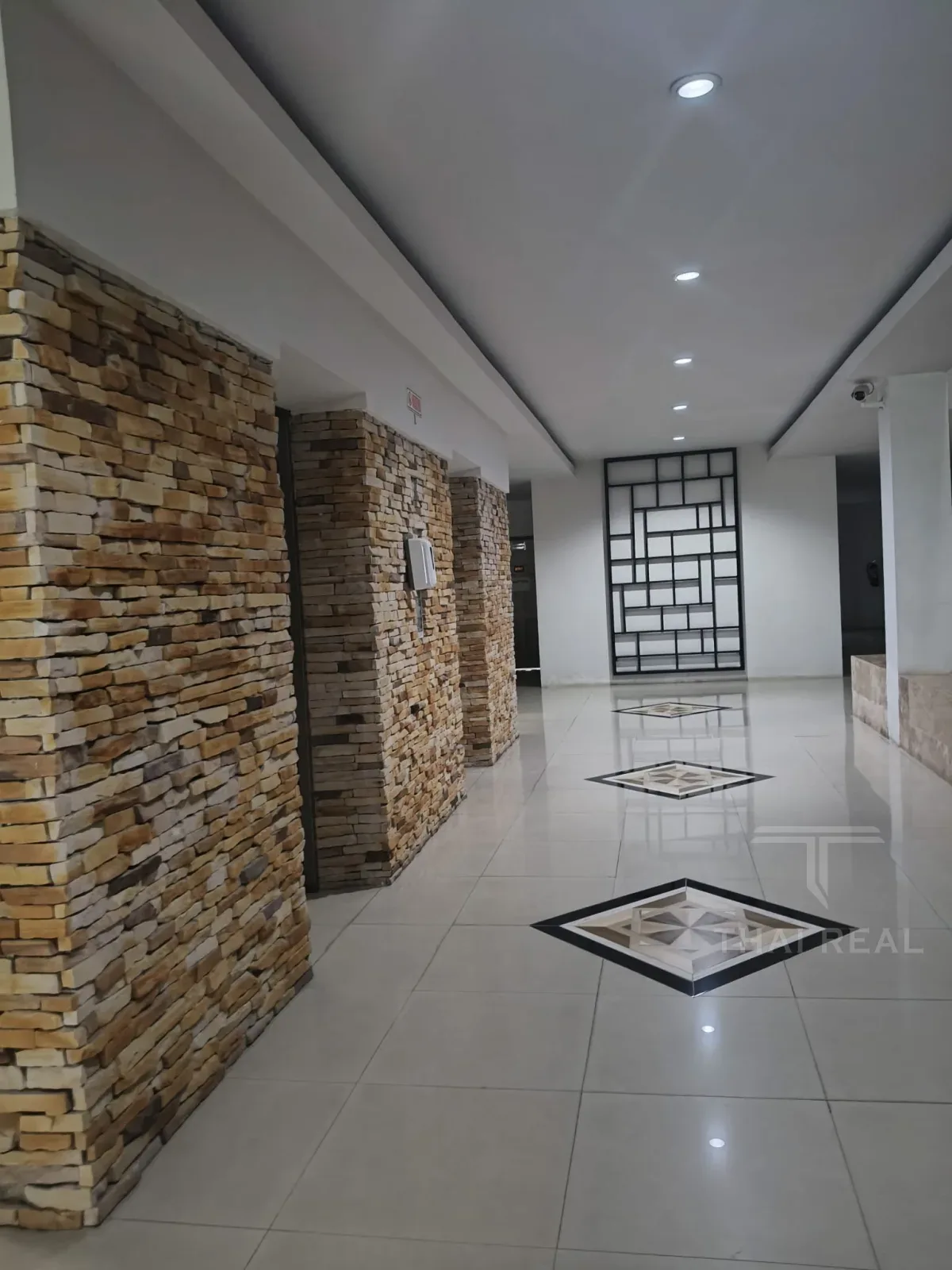 Spacious 2-Bed Condo – photo 23