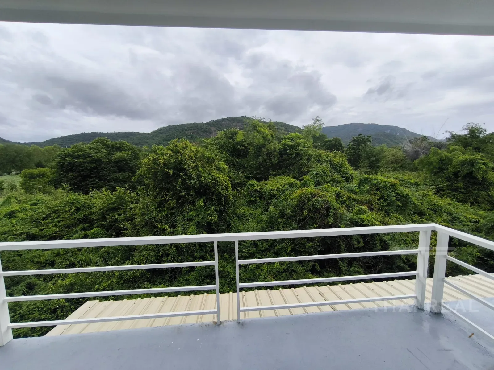 บ้านรีโนเวทใหม่ 2-bed พร้อมดาดฟ้า – photo 4