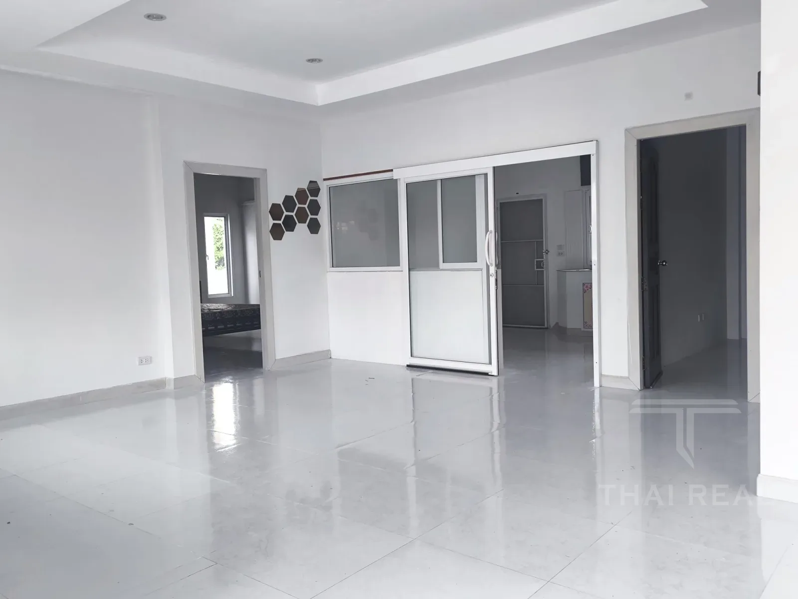 บ้านรีโนเวทใหม่ 2-bed พร้อมดาดฟ้า – photo 14