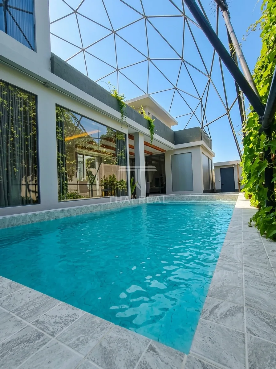 บ้านหรู 4-Bed พร้อมสระว่ายน้ำขนาดใหญ่