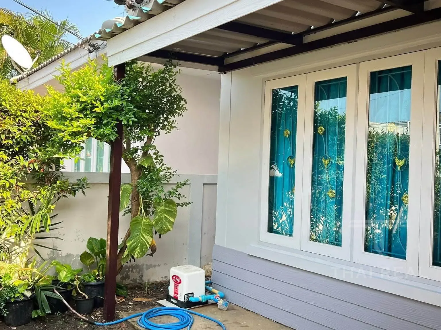 New Corner House at The Best Home – photo 7