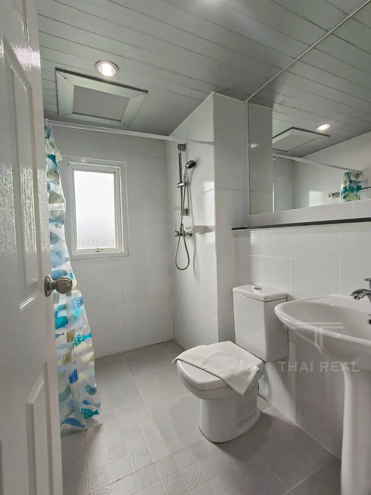 2-Bed Condo – photo 9