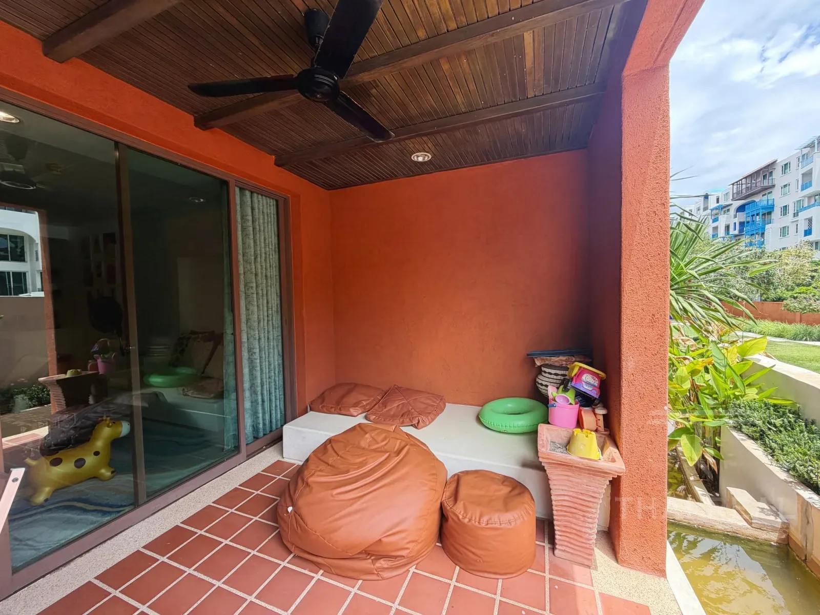 Beachfront 2-Bed Condo — Las Tortugas – photo 17