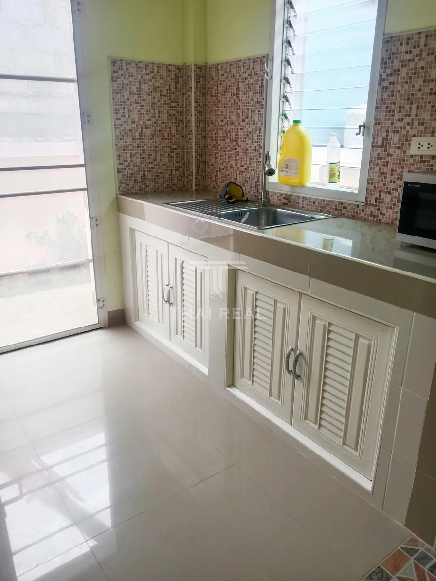 2-Bedroom Pet-Friendly House – photo 7