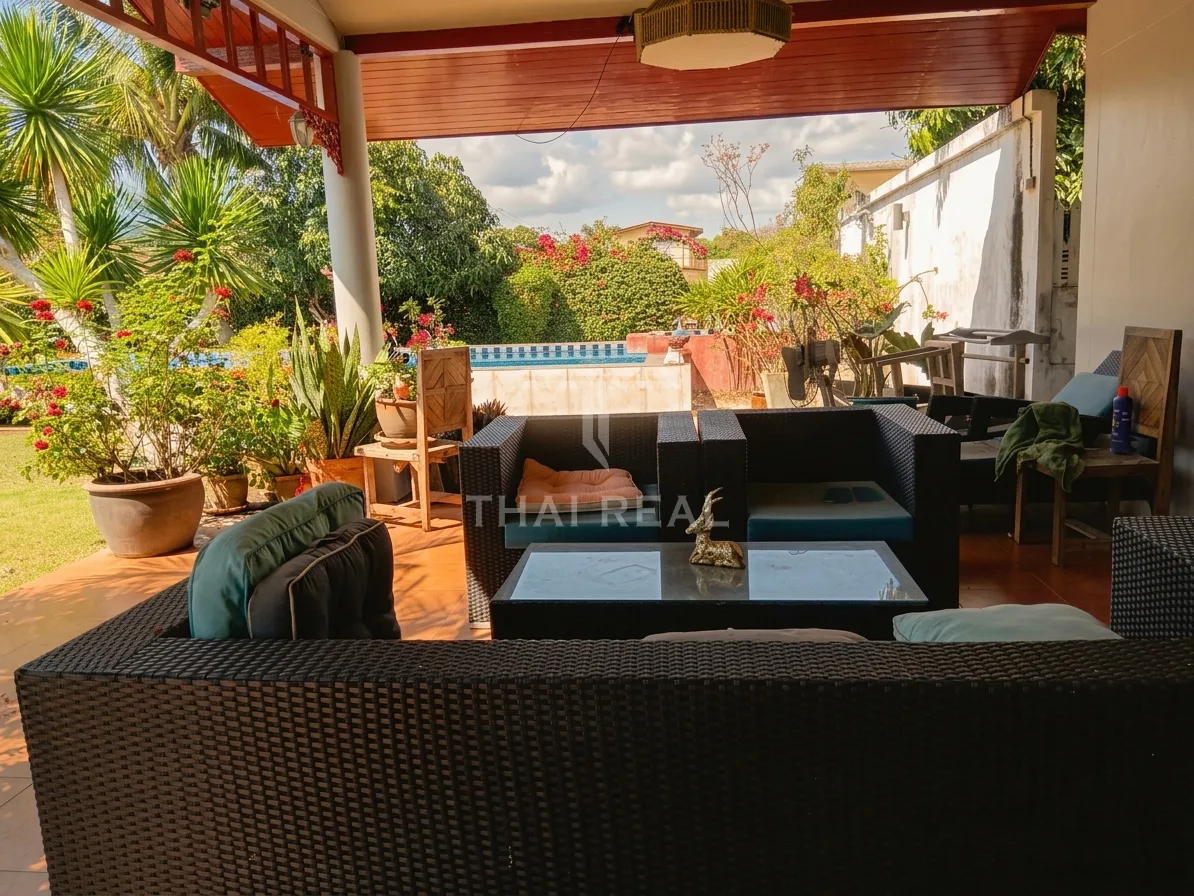 4-Bedroom 2-Storey House with Pool and Garden – photo 13