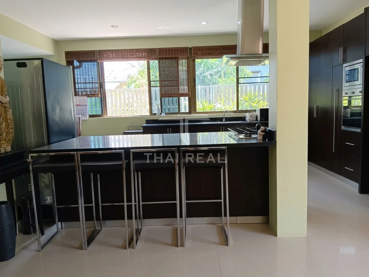 4-Bedroom 2-Storey House with Pool and Garden – photo 4