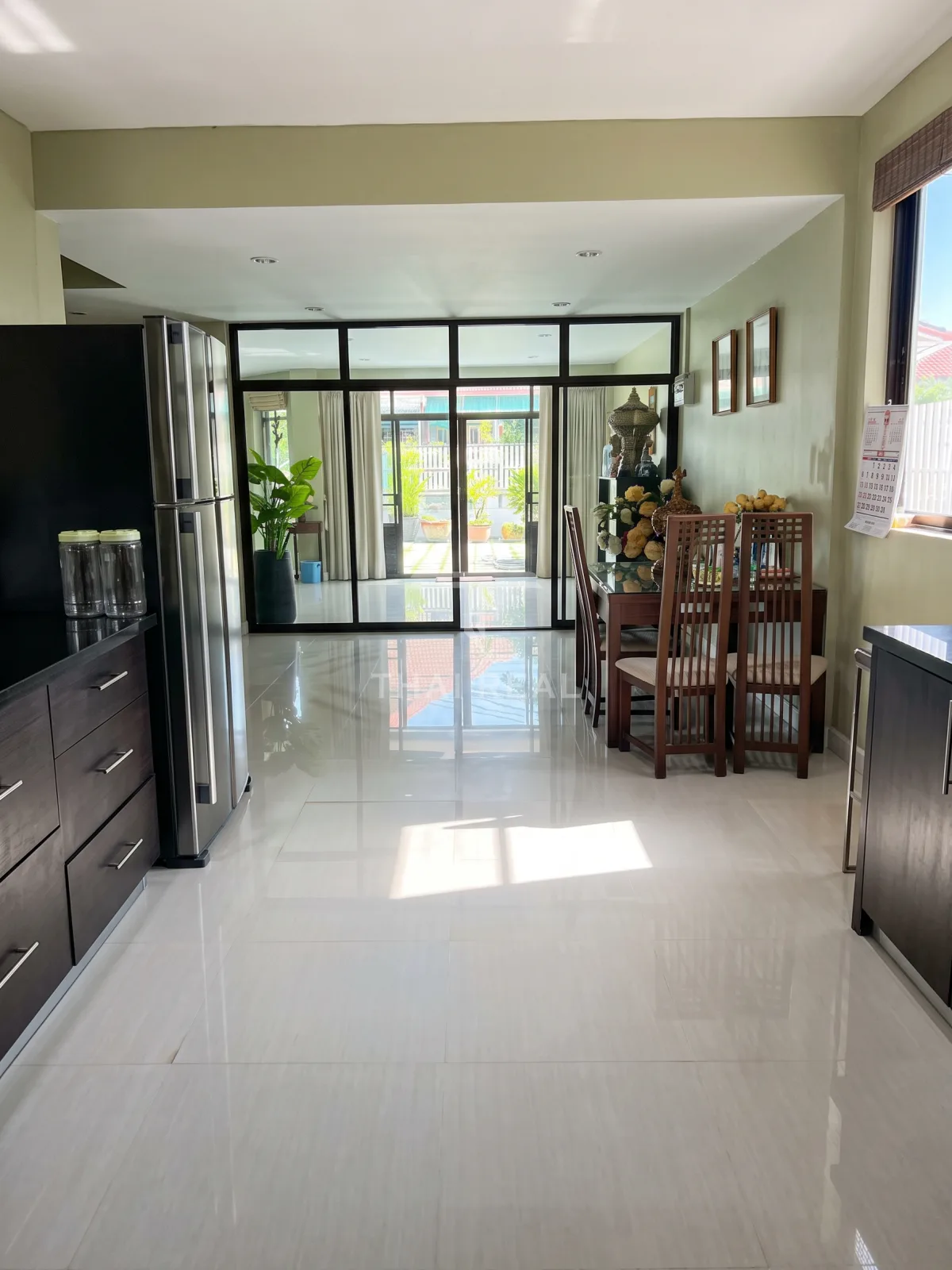 4-Bedroom 2-Storey House with Pool and Garden – photo 7