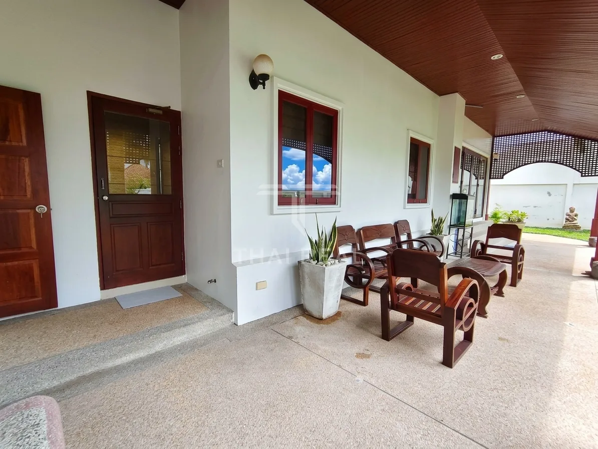 Spacious 3-Bedroom Pool Villa with Office and Large Garden – photo 6