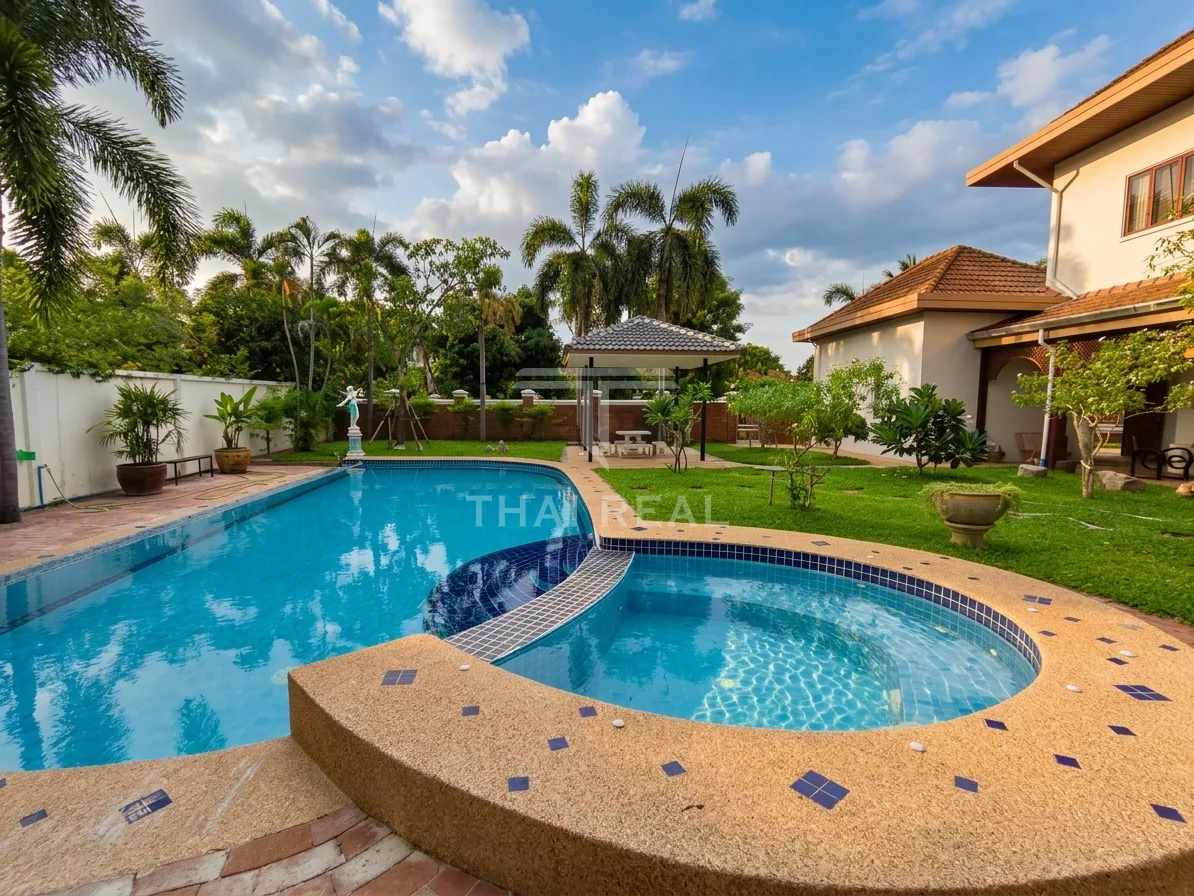 Spacious 3-Bedroom Pool Villa with Office and Large Garden – photo 18