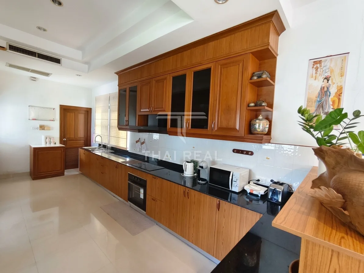 Spacious 3-Bedroom Pool Villa with Office and Large Garden – photo 4