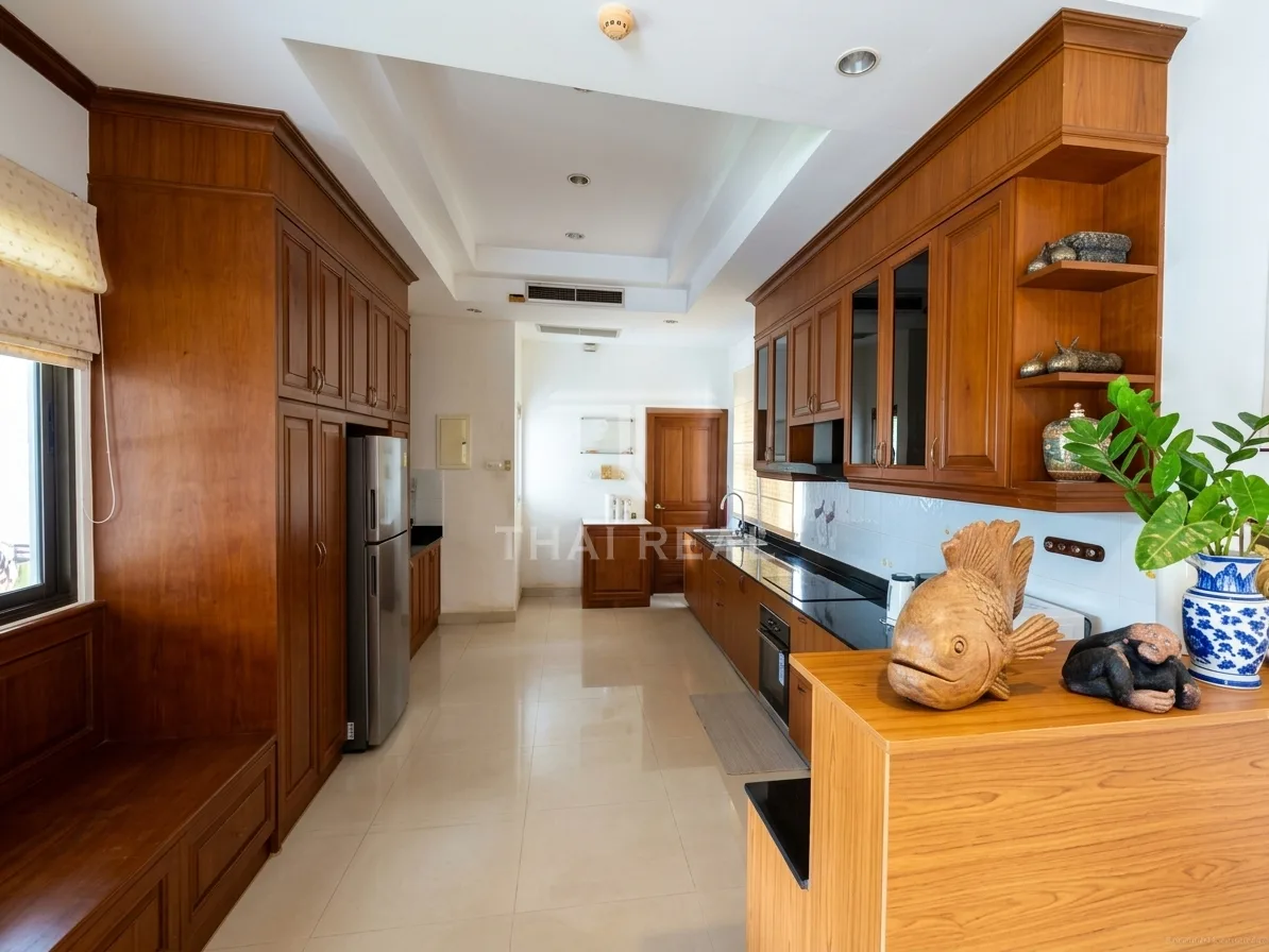 Spacious 3-Bedroom Pool Villa with Office and Large Garden – photo 7