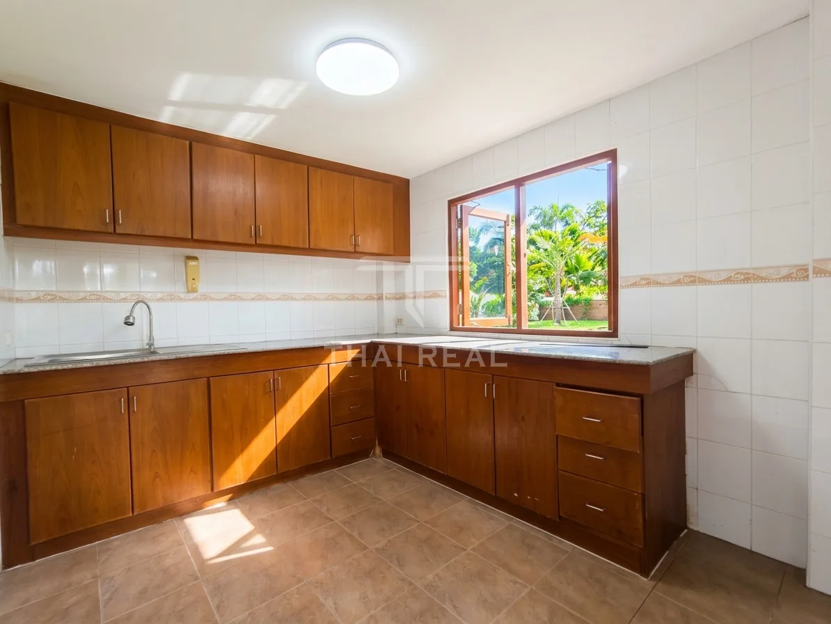 Spacious 3-Bedroom Pool Villa with Office and Large Garden – photo 9