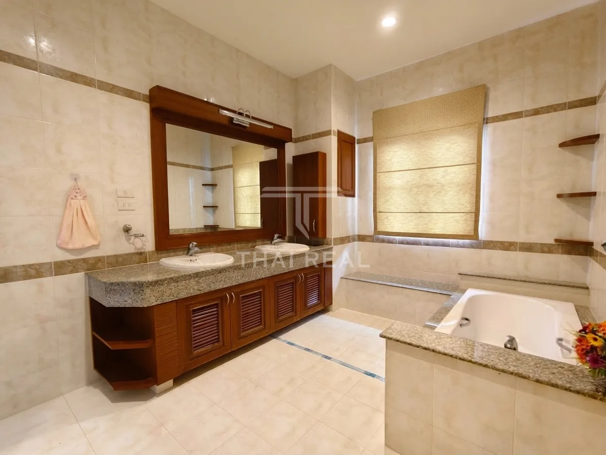 Spacious 3-Bedroom Pool Villa with Office and Large Garden – photo 15