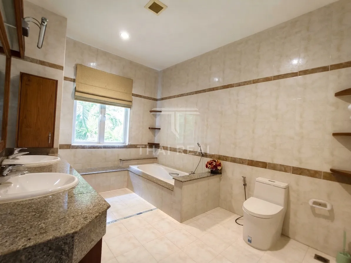 Spacious 3-Bedroom Pool Villa with Office and Large Garden – photo 17