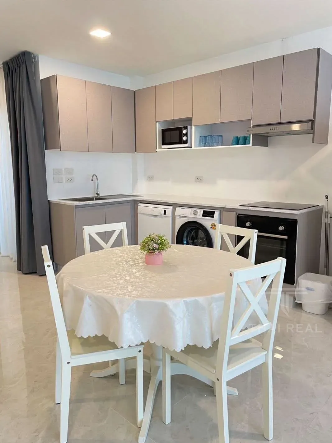 Beachfront House – photo 12