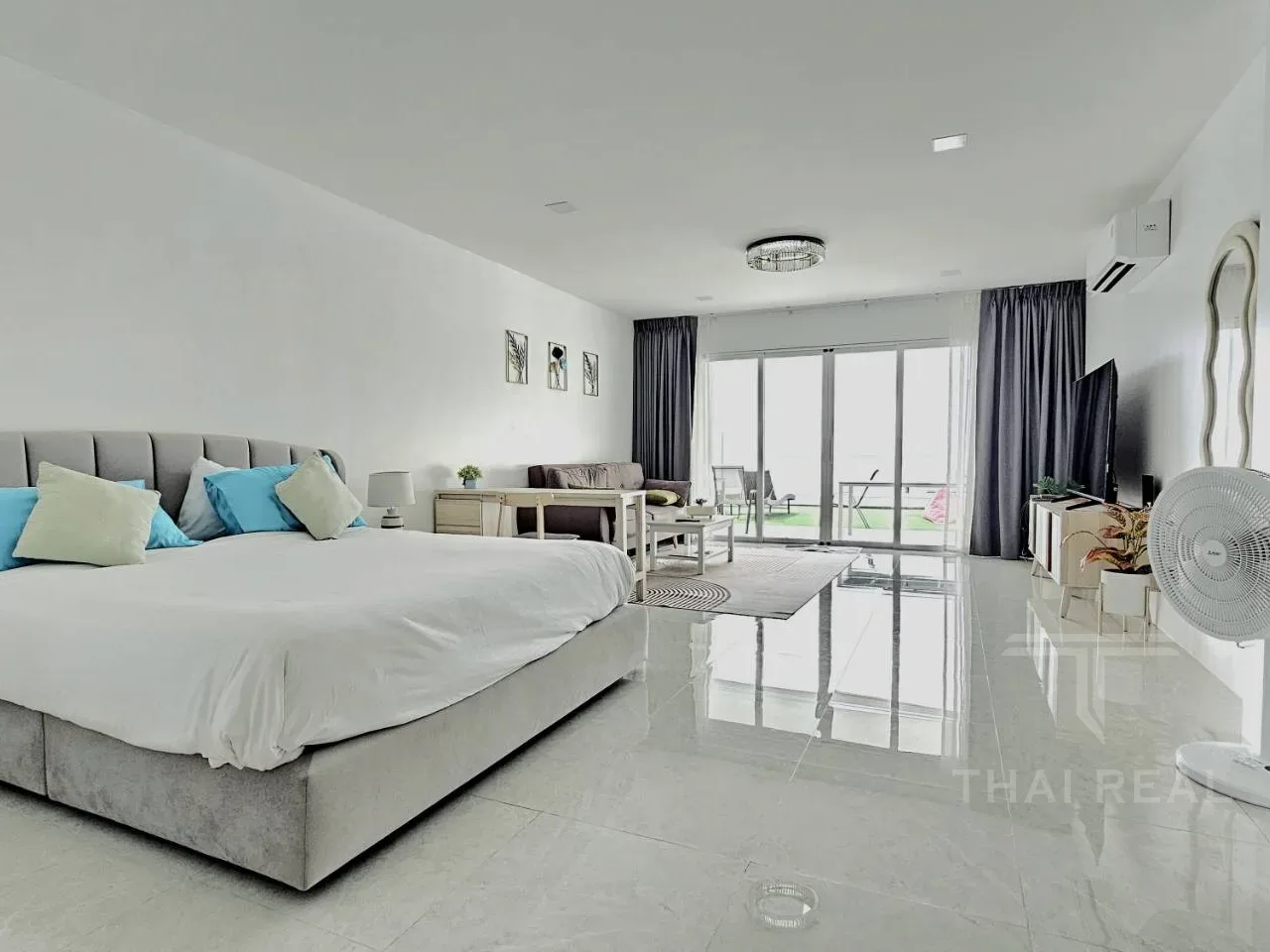 Beachfront House – photo 20