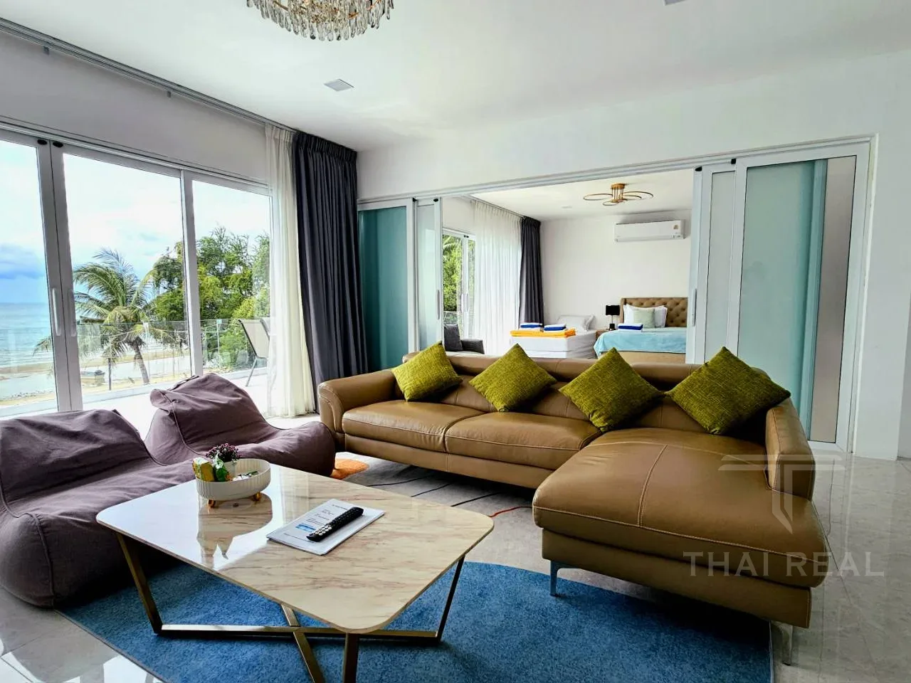 Beachfront House – photo 13