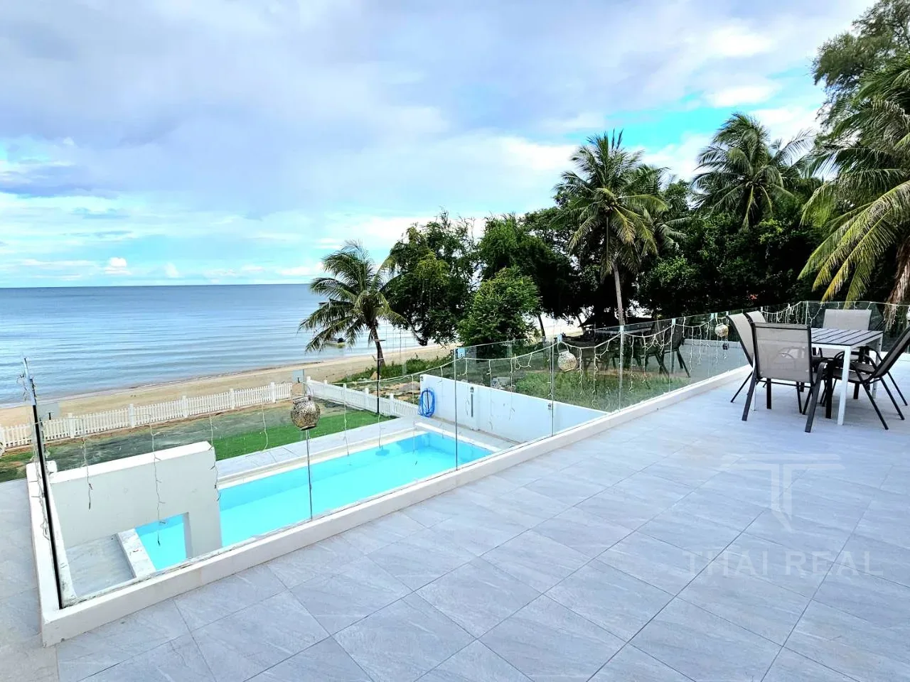 Beachfront House – photo 7