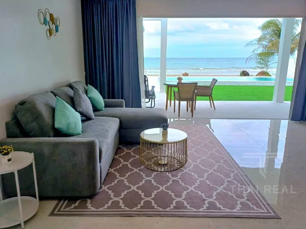 Beachfront House – photo 17