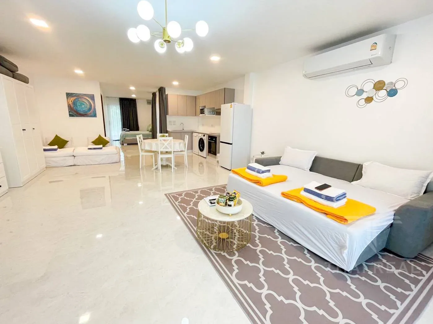 Beachfront House – photo 27