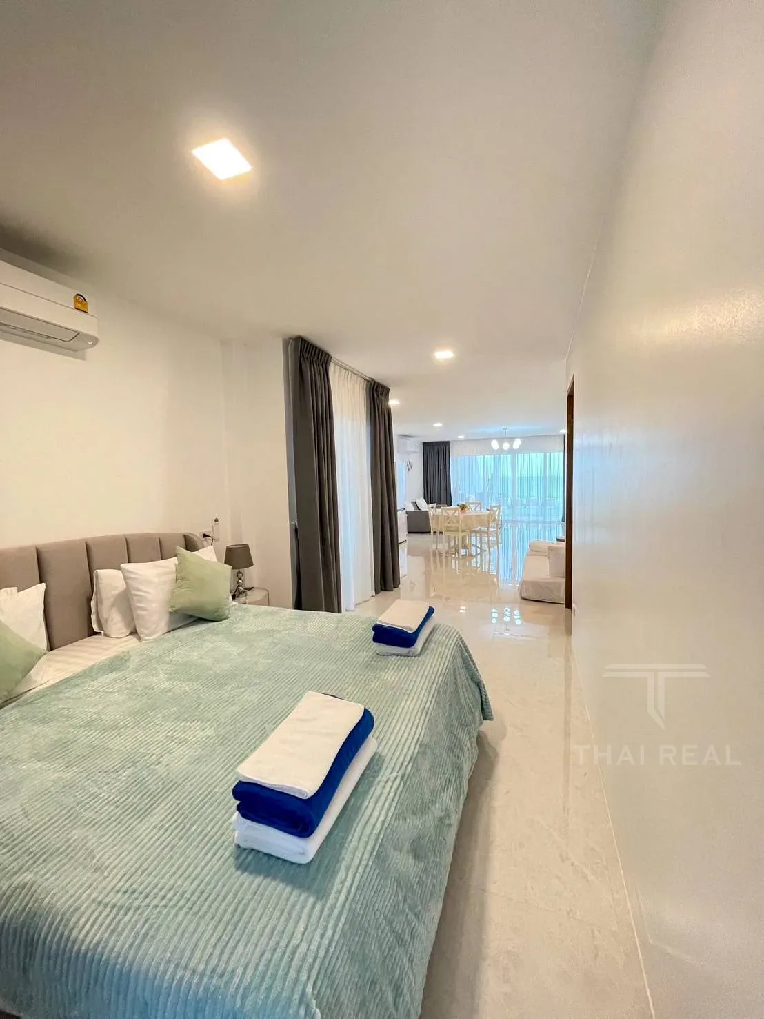 Beachfront House – photo 35
