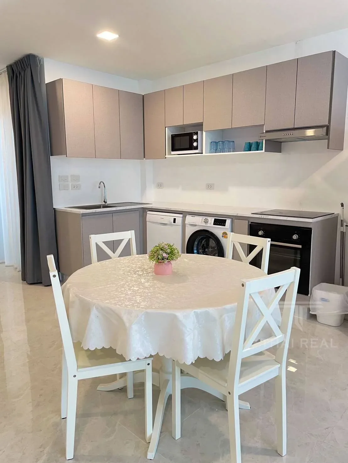 Beachfront House – photo 21