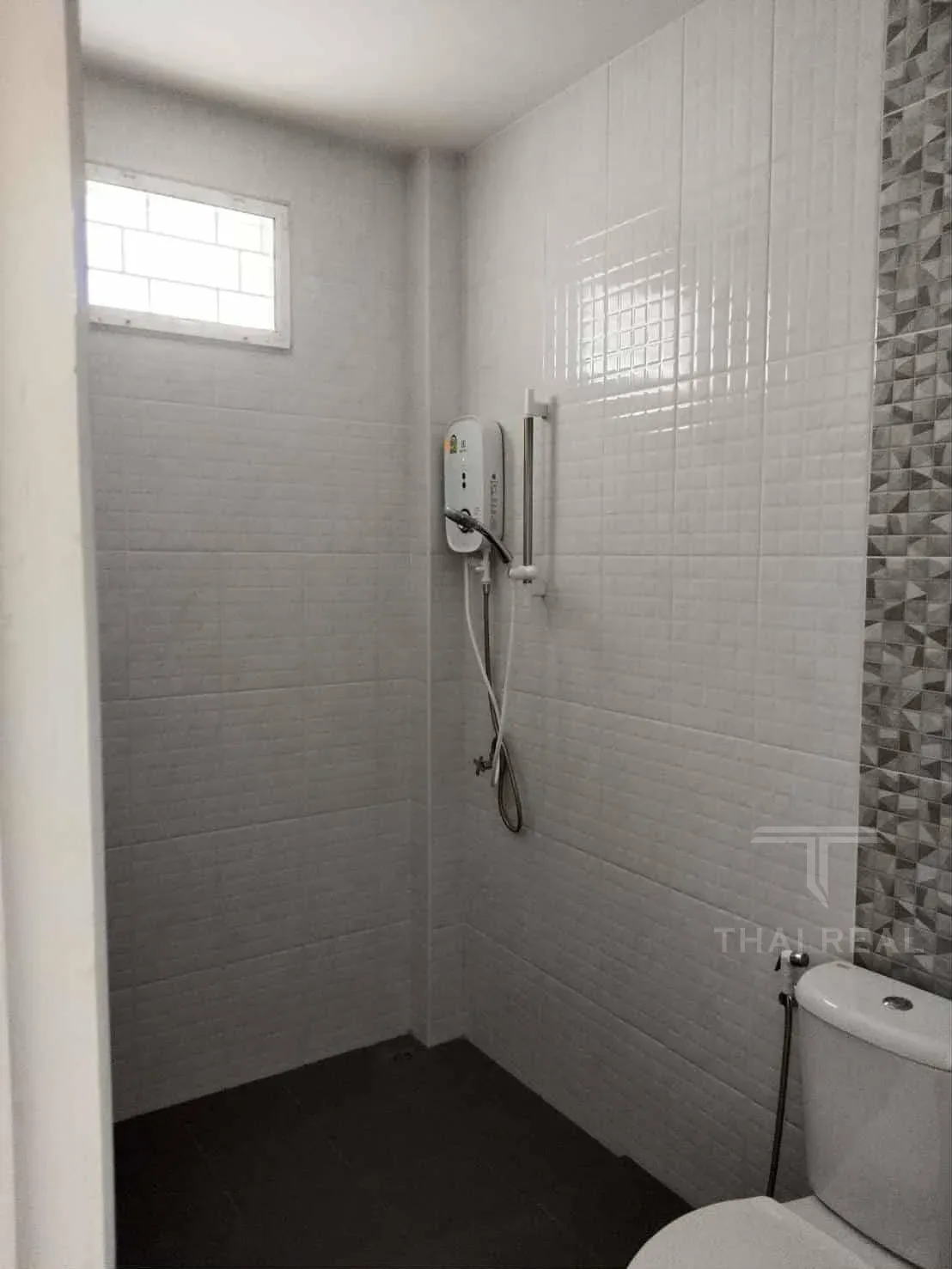Modern Family House – photo 13