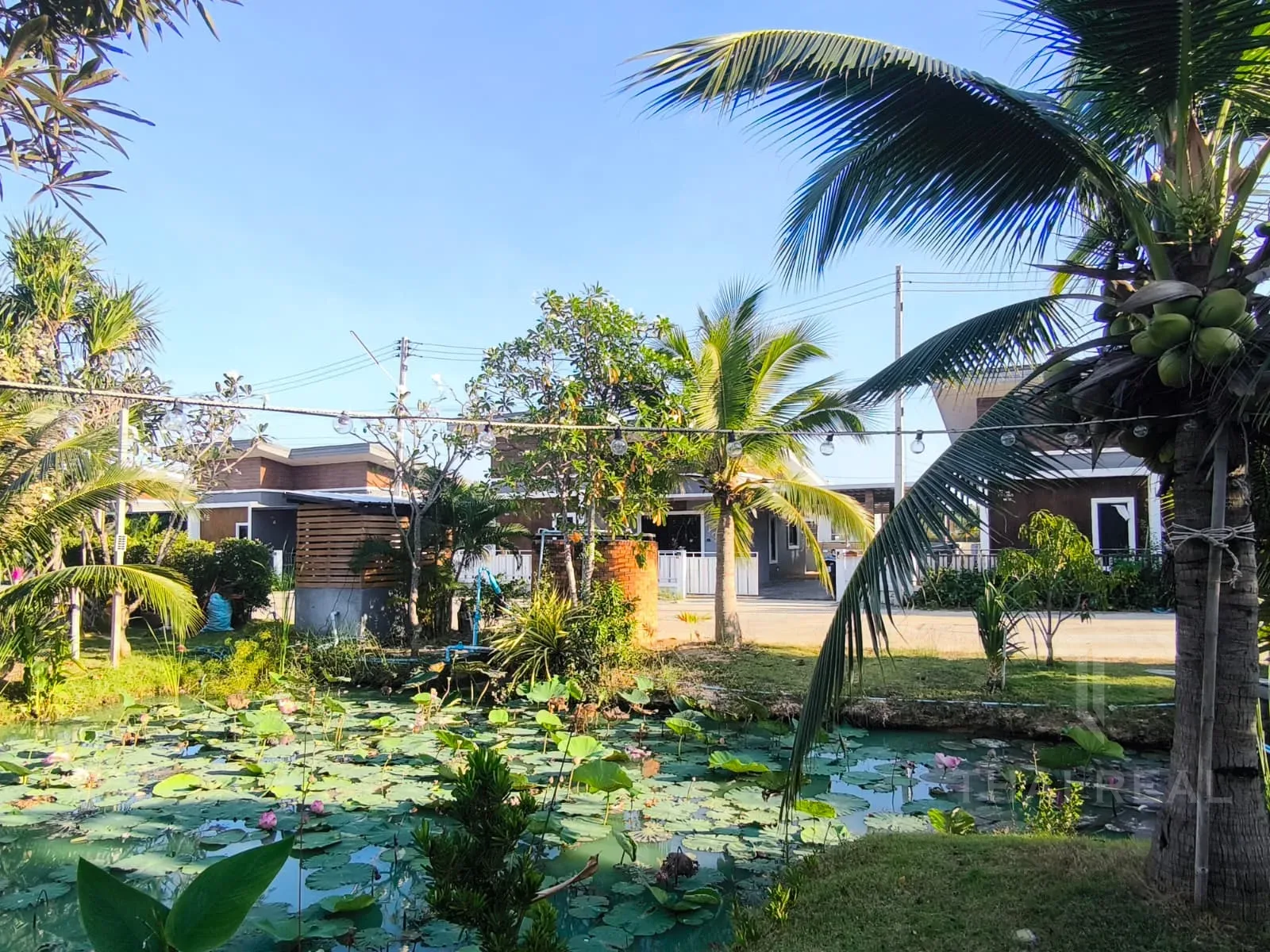 Modern Villa by the Café – photo 19
