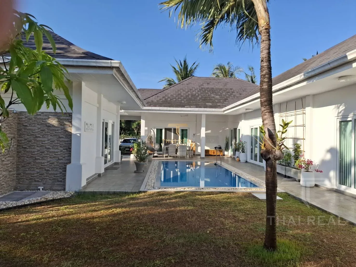 The Heights II Pool Villa