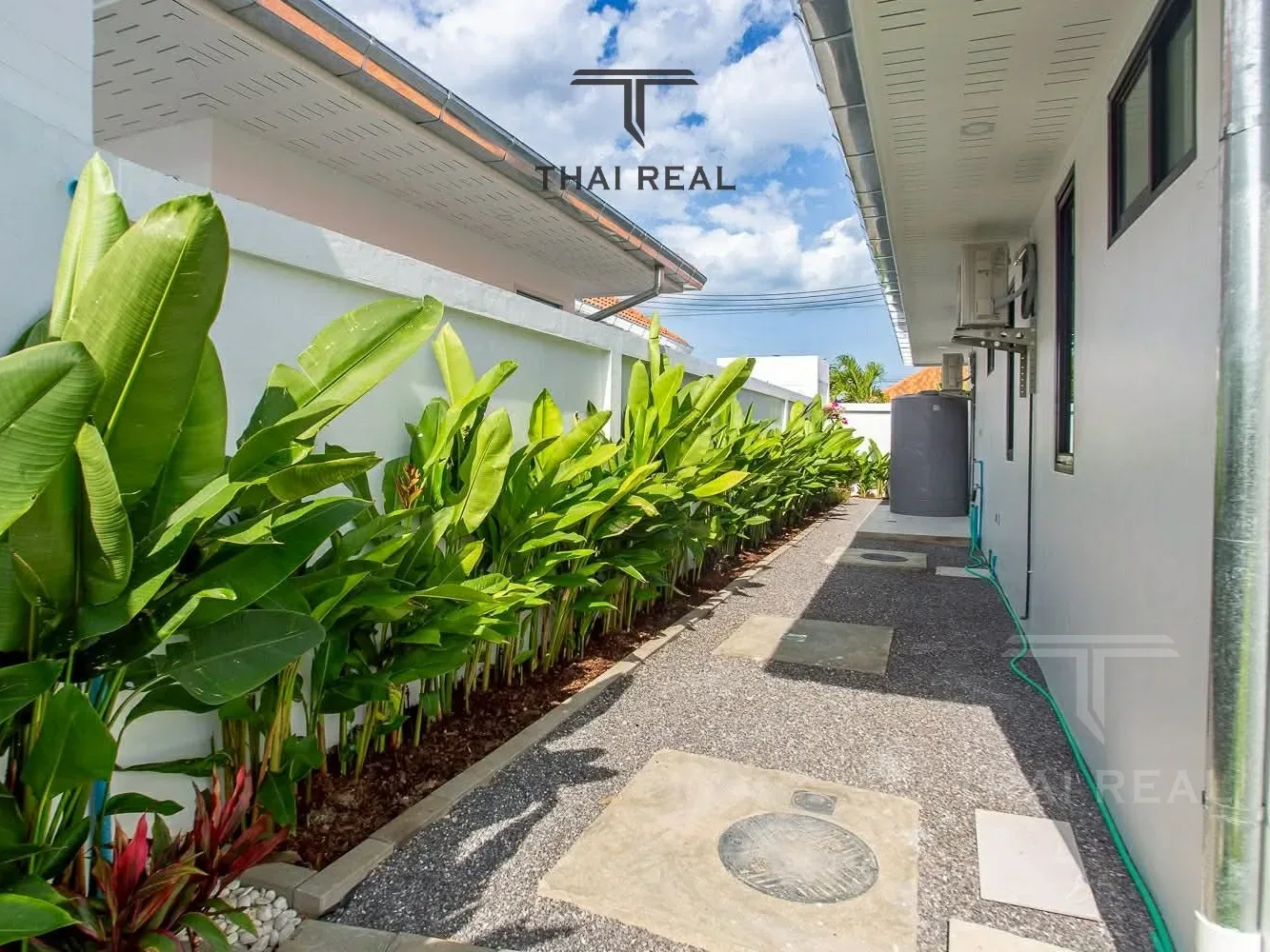 Luxury Saltwater Pool Villa – photo 24