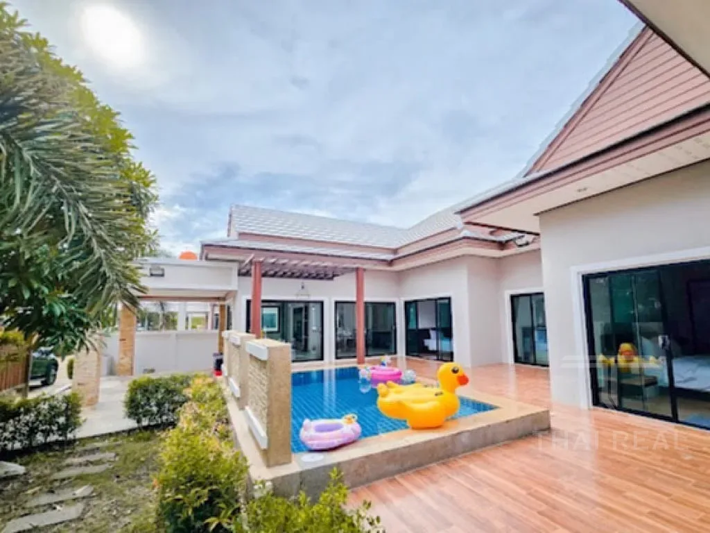 Family Pool Villa near the Beach