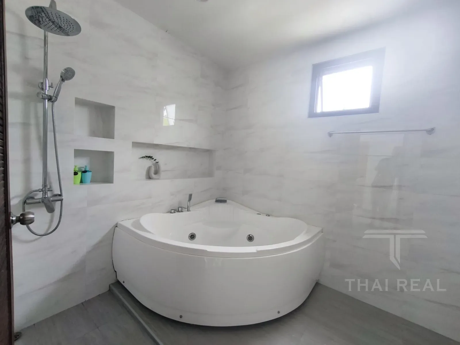 Elegant 4-Bed Private Pool Villa near Beach – photo 23