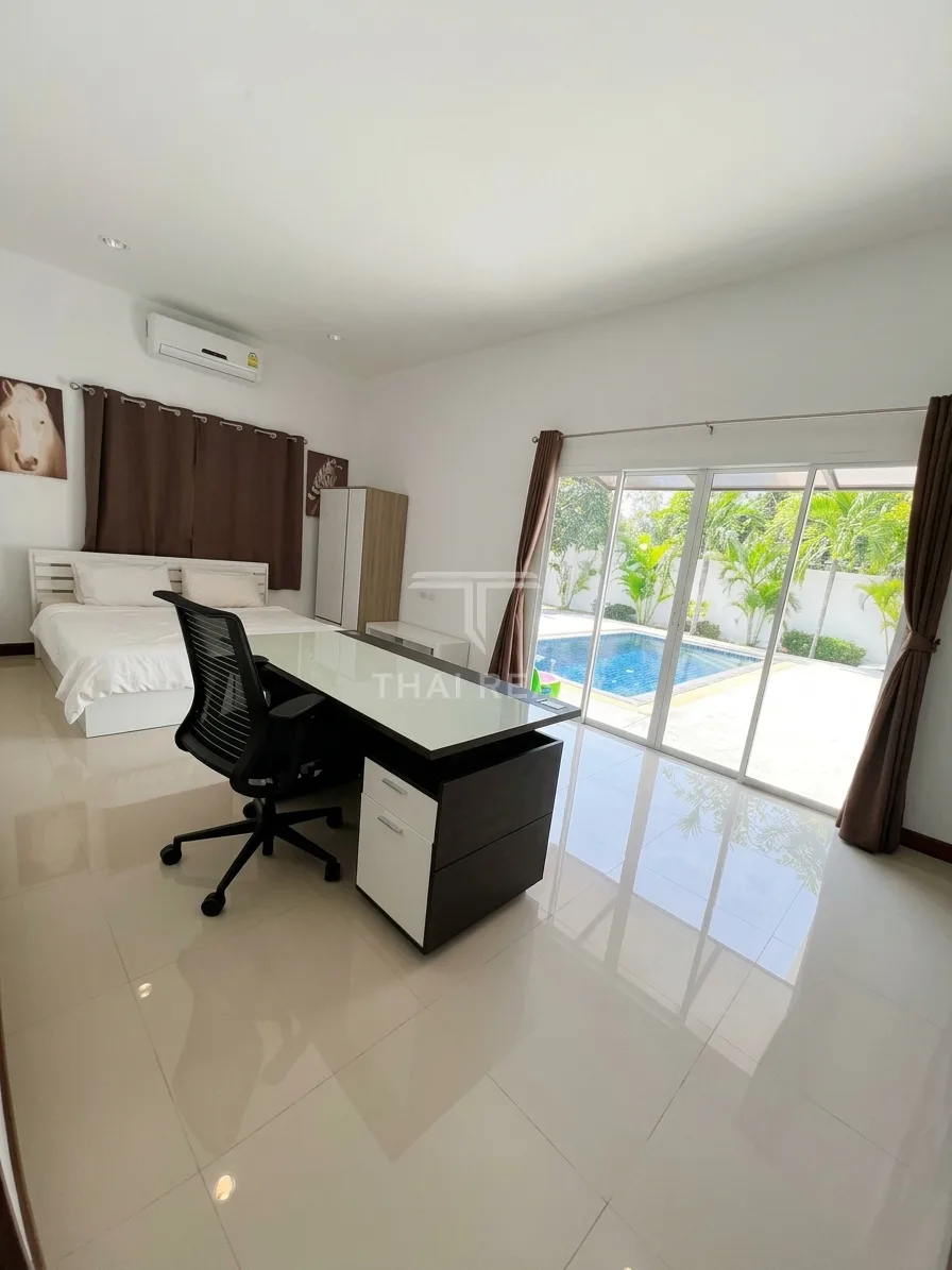 3-Bedroom Pet-Friendly Pool Villa – photo 9