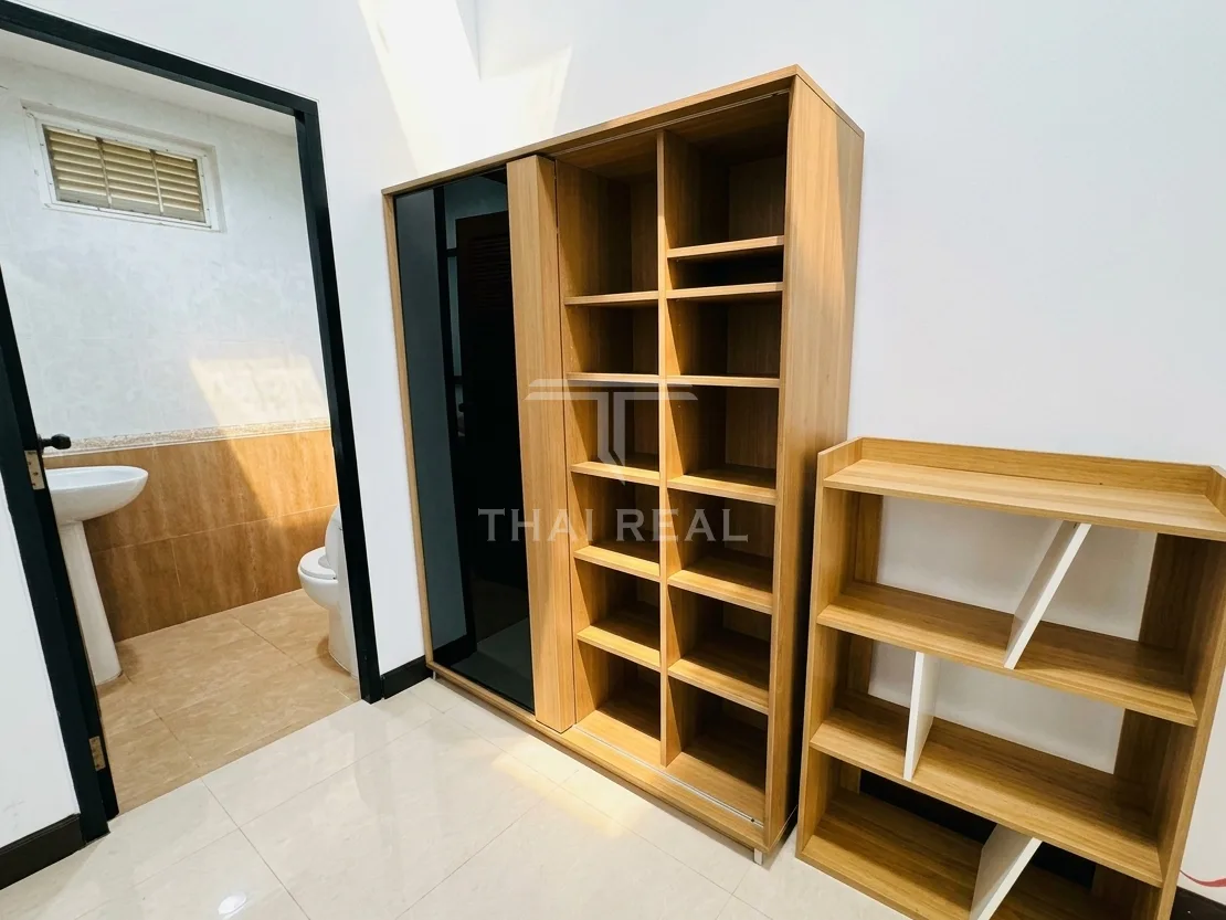 3-Bedroom Pet-Friendly Pool Villa – photo 11